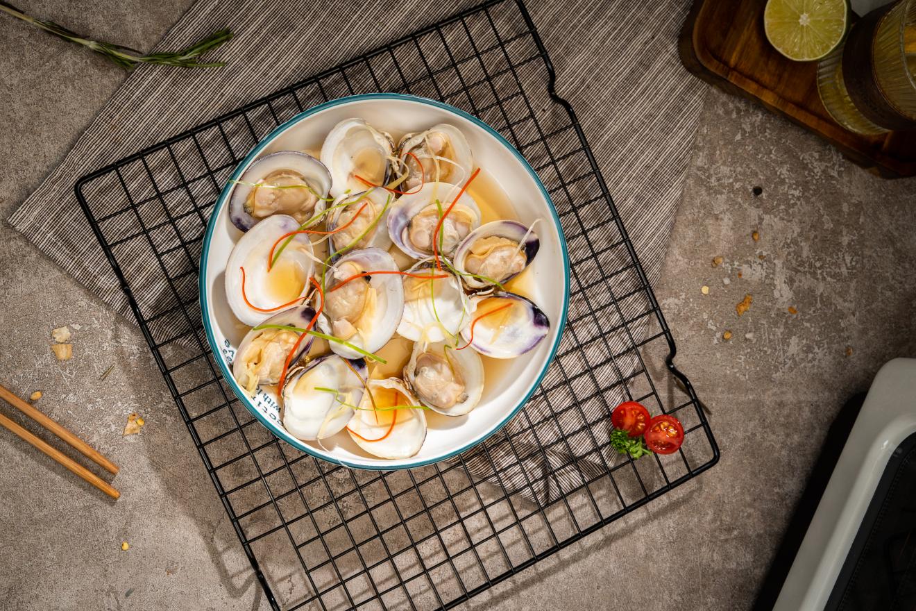 Japanese Sake Clam Bake